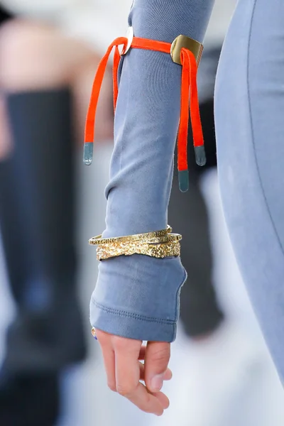 Look 74